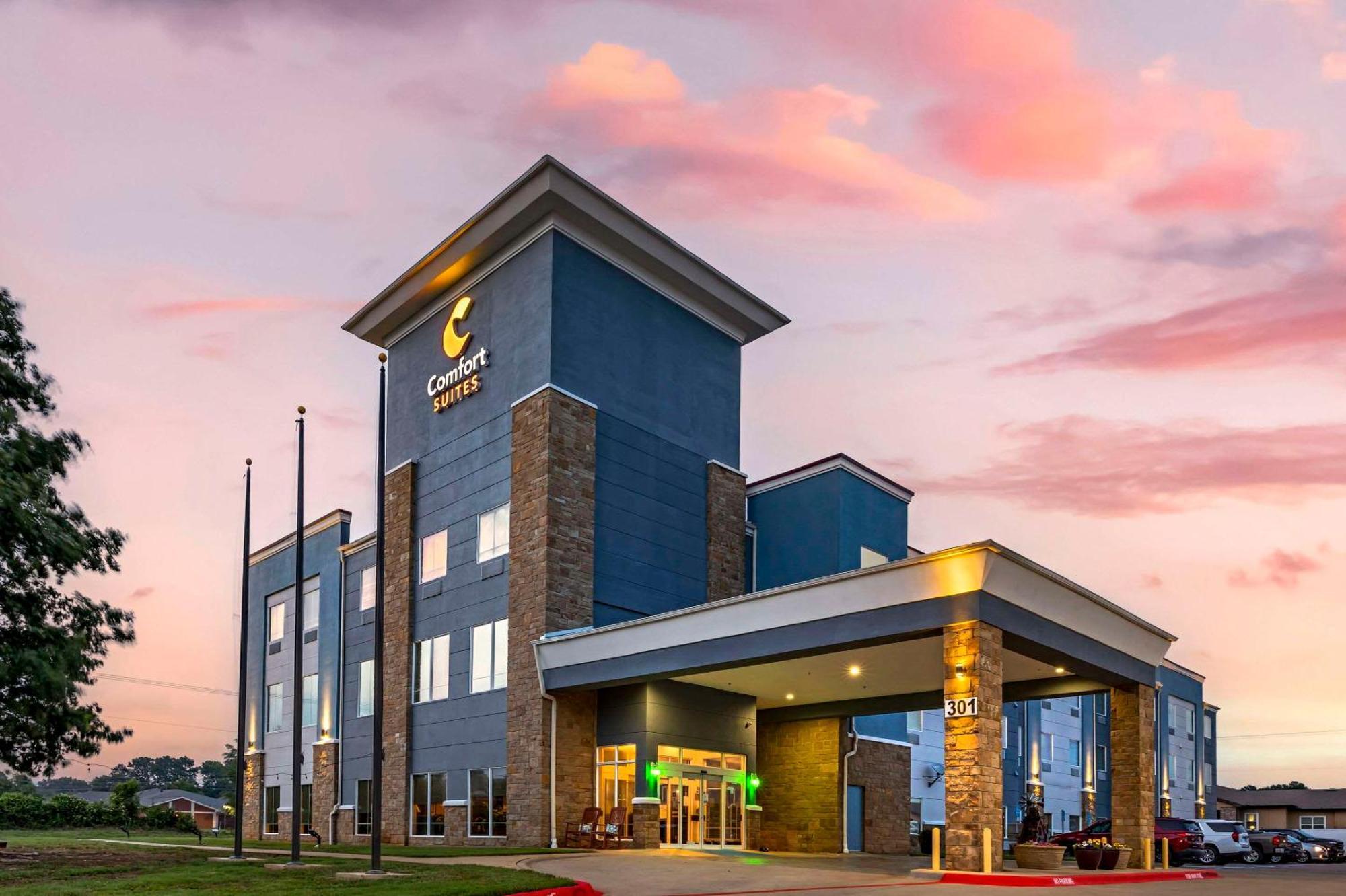 Comfort Suites Palestine Bagian luar foto